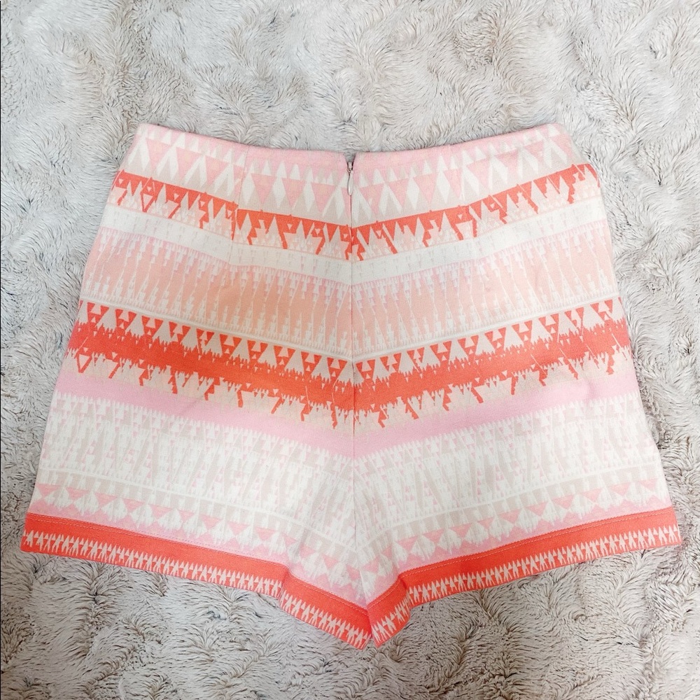 BCBG Shorts:”- Sz 0: GUC